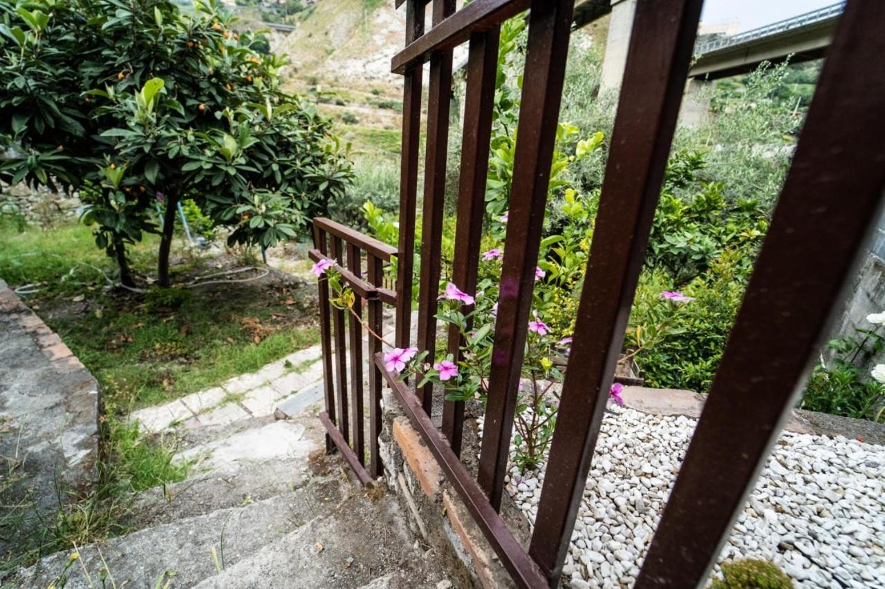 Villetta La Pietra Taormina Eksteriør bilde